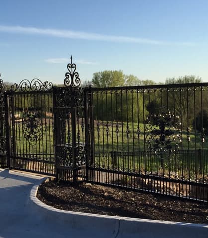 The Ultimate Guide to Choosing the Right Fence for Your Home Backyard