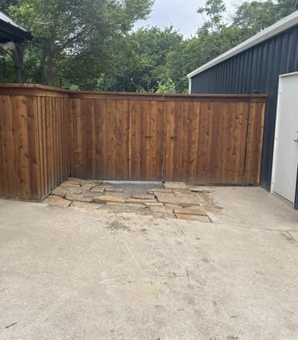 How to Incorporate Custom Fencing into Your Landscaping