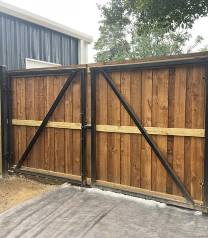 The Pros and Cons of Different Custom Fencing Materials